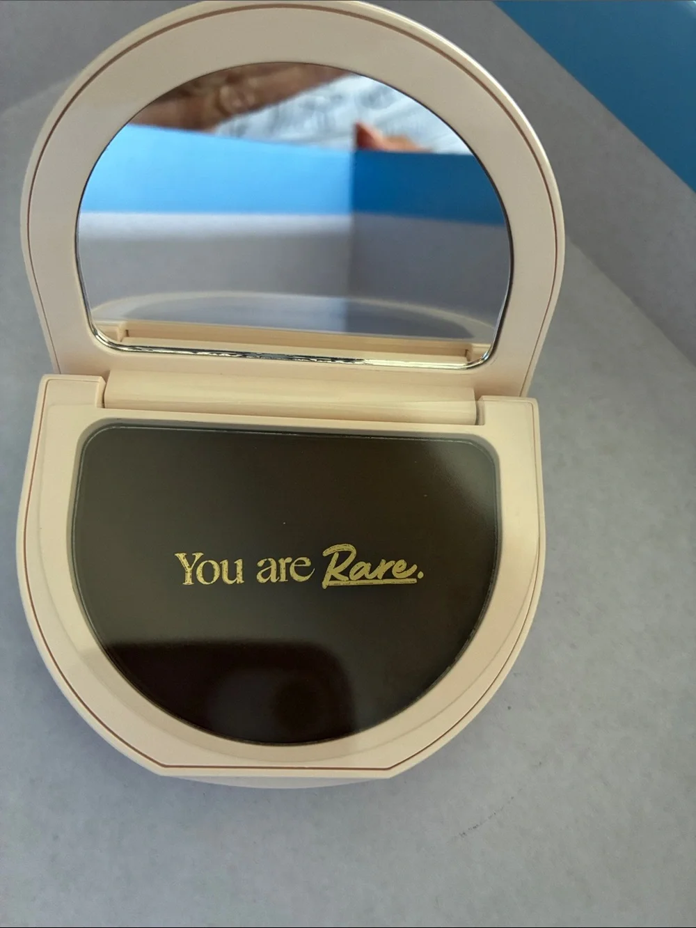 Rare Beauty Pressed Finishing Powder — Espresso (Cream Compact)